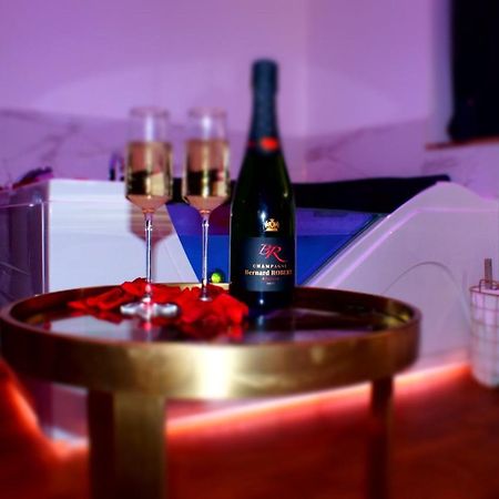Le Vénus - Appartement SPA Privatif Balnéo Sauna Digione Esterno foto